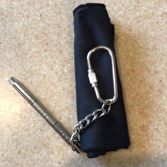 NWT Calvin Klein glasses care kit - Picture 5 of 16